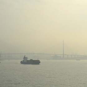 Порт в утренней дымке