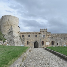 Крепость Бовино, Италия