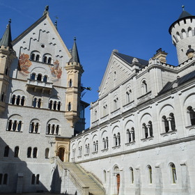 У замка Нойшванштайн - Бавария