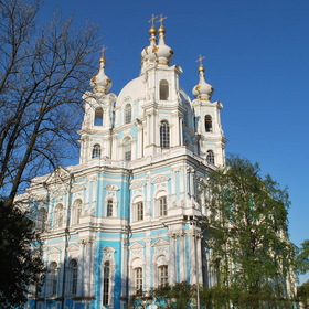 У Смольного собора - С-Петербург