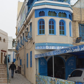 У ресторана "Старый порт" - Бизерта, Тунис